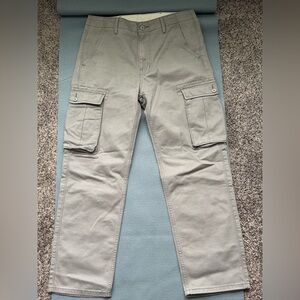 Specialty Levi’s Cargo Pants for men